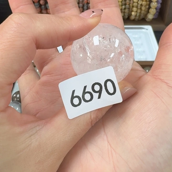 刘****大型摆件（非配饰）水晶未镶嵌