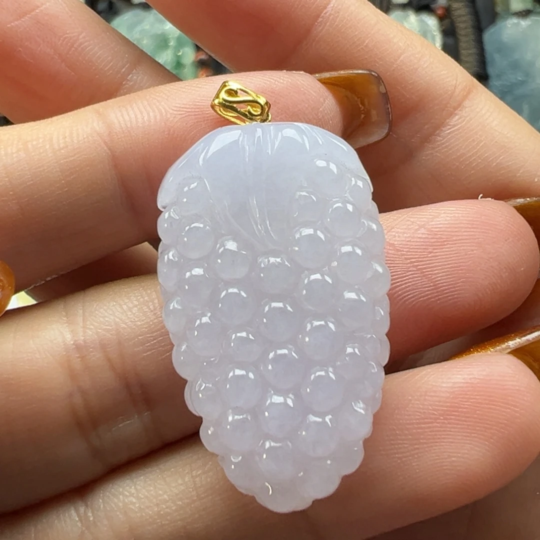 翡翠18K金镶嵌颈饰葡萄