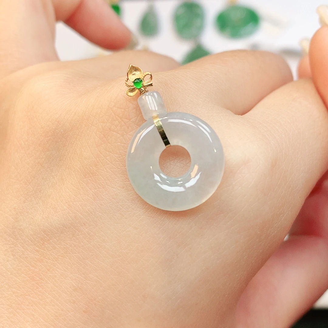 翡翠18K金镶嵌颈饰