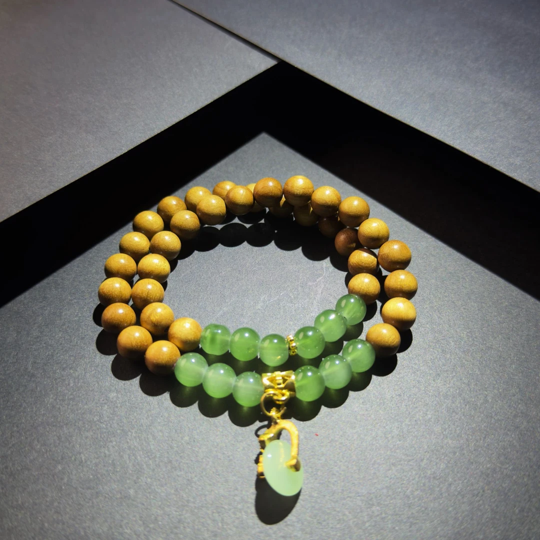 DA 1136 金丝楠木带绿平安扣（无礼盒）