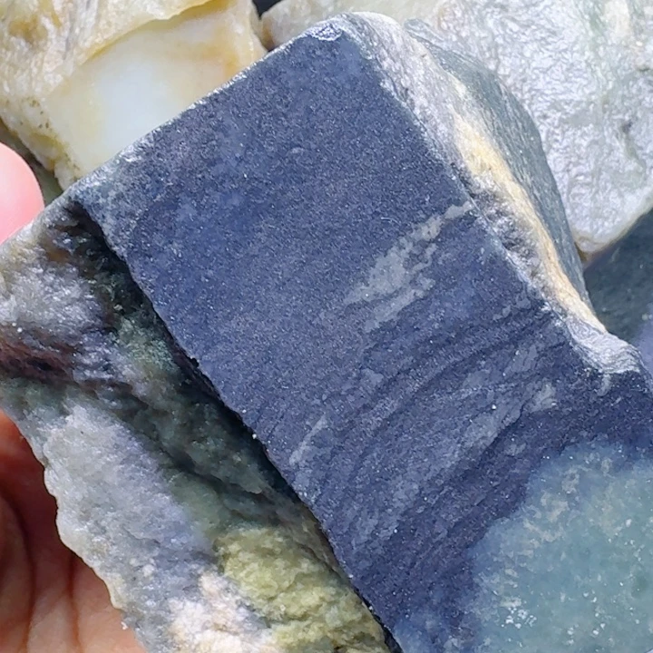 和田玉未镶嵌珠宝半成品