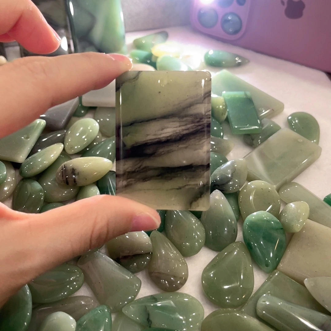 密玉（石英质玉）未镶嵌颈饰