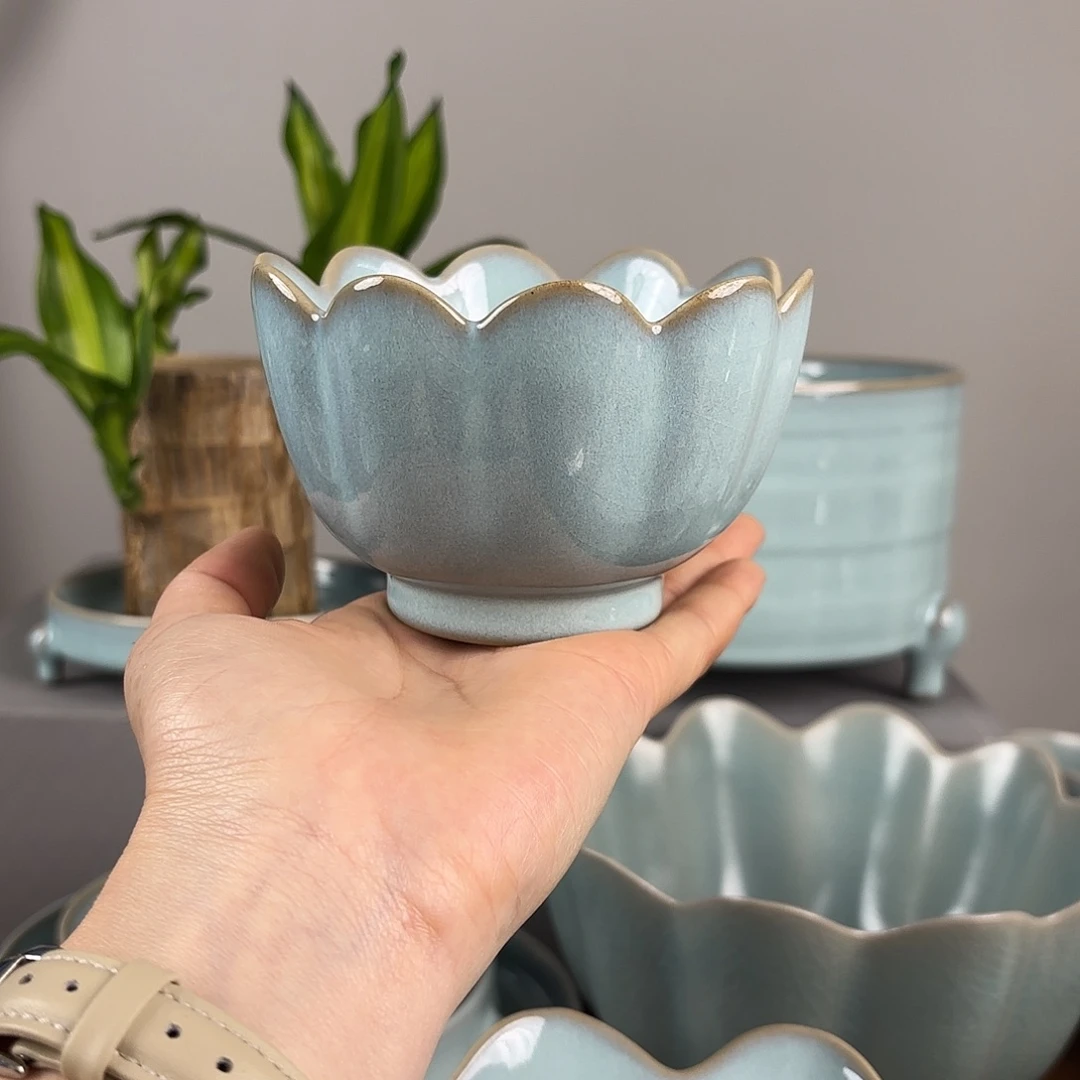 摆件天青釉中号莲花碗微瑕