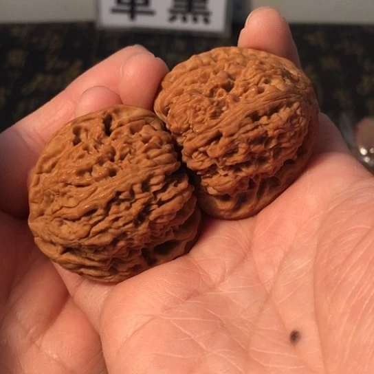 文玩核桃把件南疆45mm