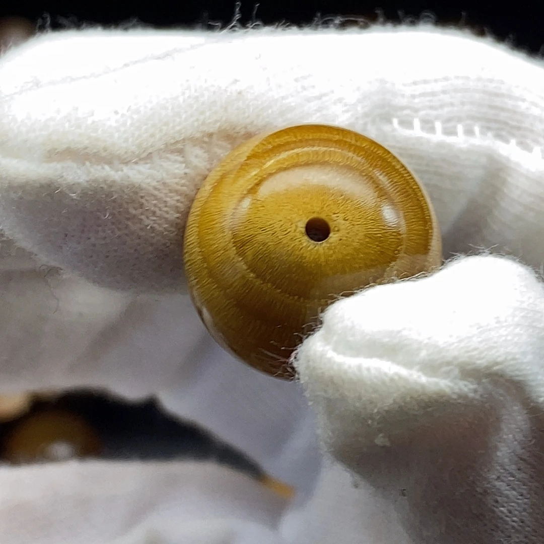 布艺非金属20mm一等料白水牛角多宝散珠