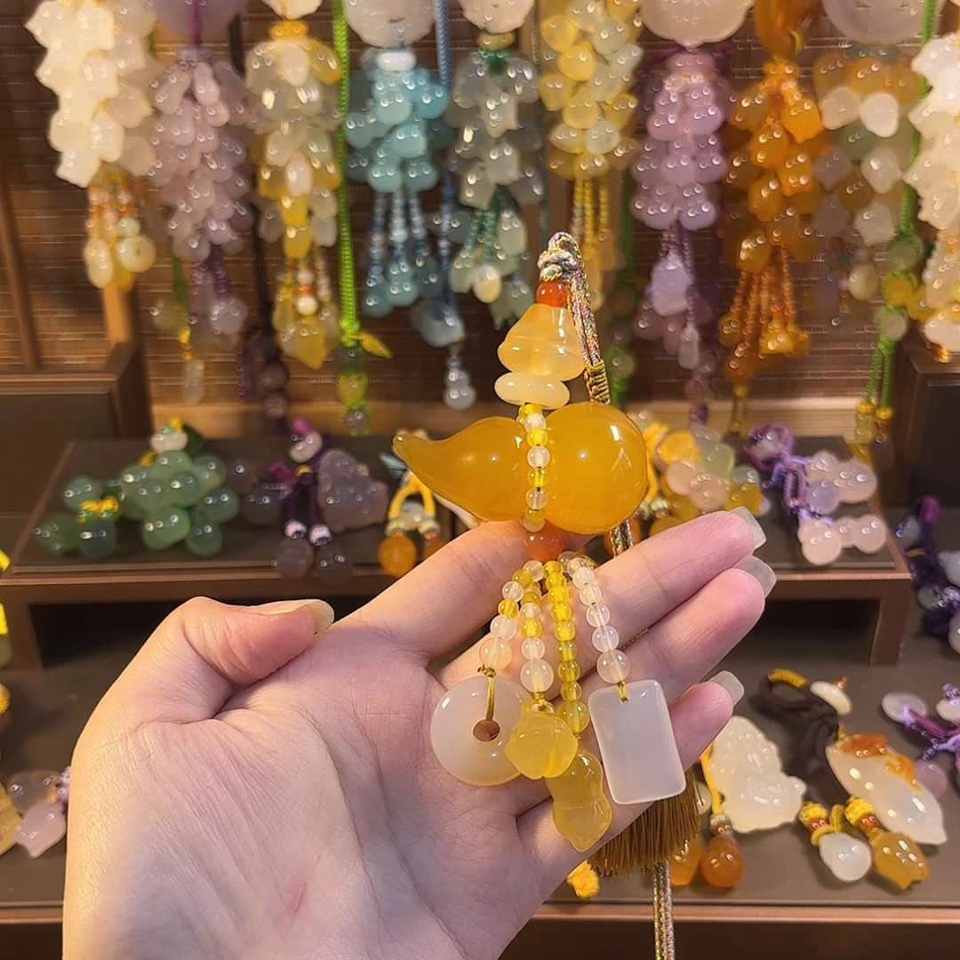 皇***娘玛瑙/玉髓未镶嵌车挂汽车挂件
