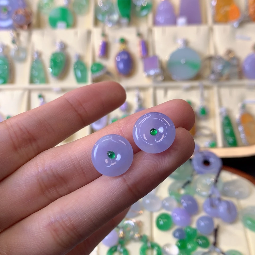 翡翠颈饰未镶嵌裸石