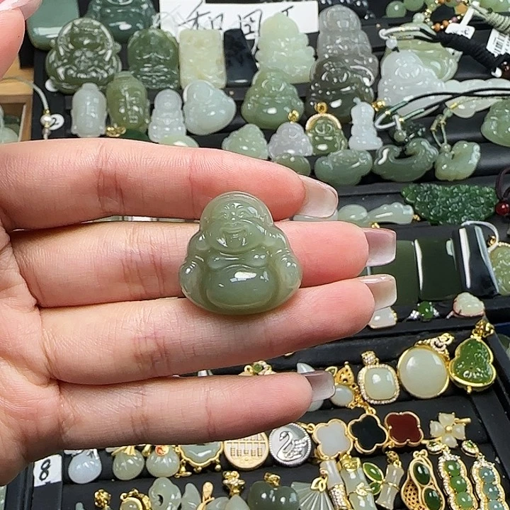 颈饰未镶嵌和田玉很*塞