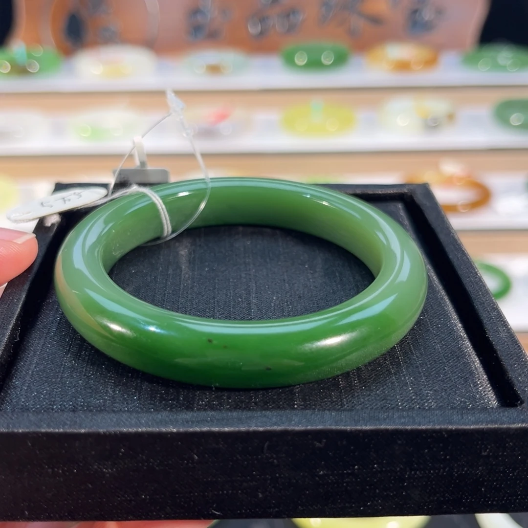 和田玉未镶嵌手镯俄料碧玉白加绿