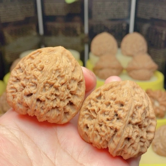 文玩核桃吊坠42全品三角疆