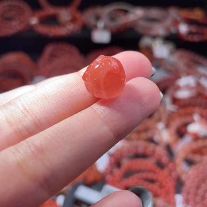 南红玛瑙未镶嵌草莓1013打孔备注