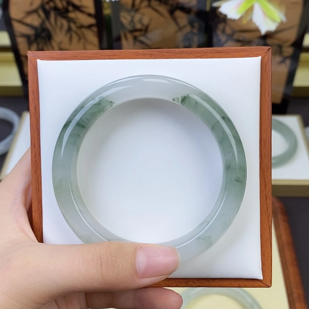 石英质玉手镯未镶嵌55 56