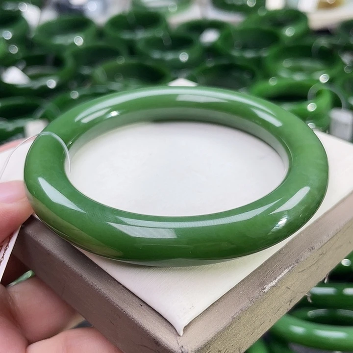 未镶嵌手镯和田玉（碧玉）