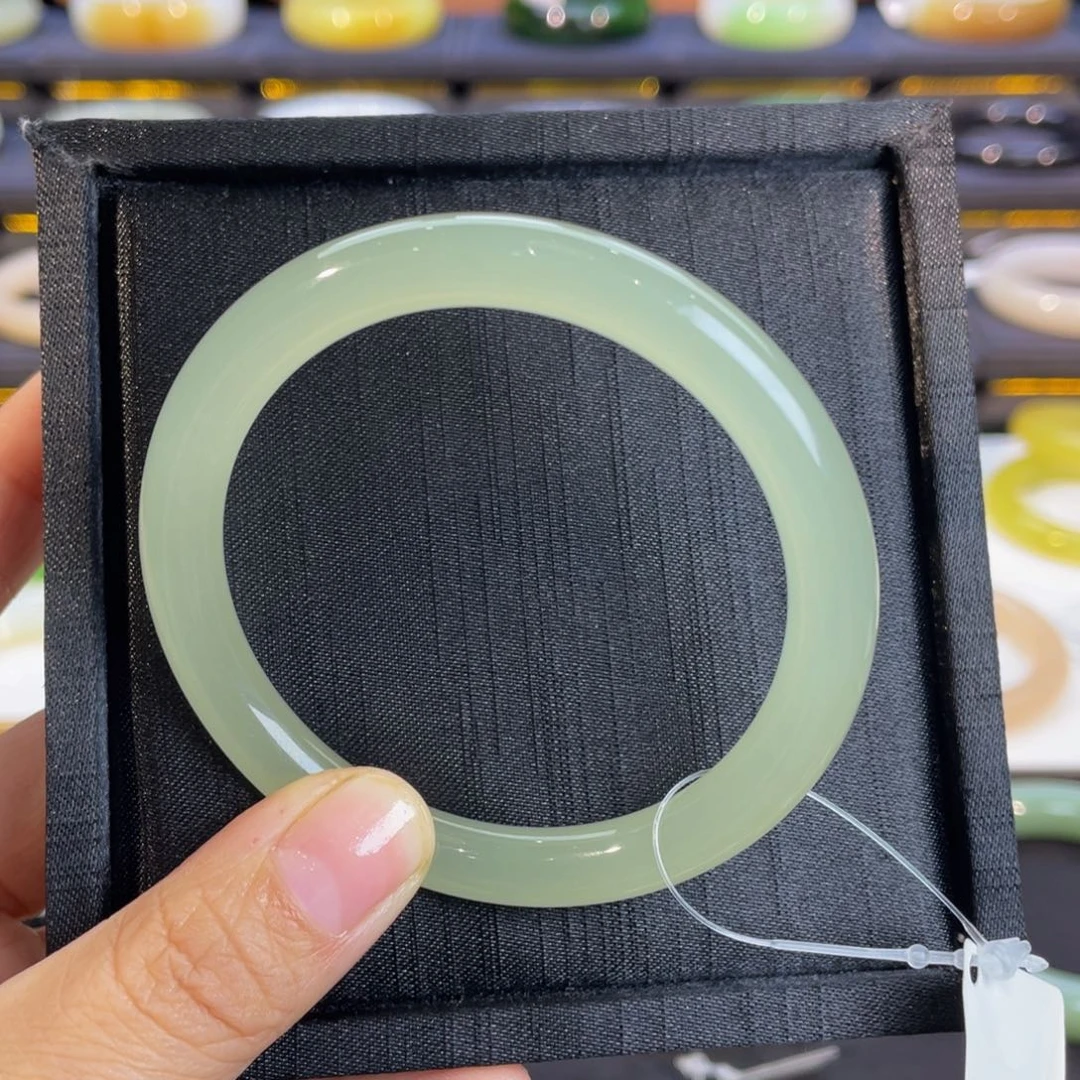 未镶嵌手镯和田玉-高冰晴美人条54