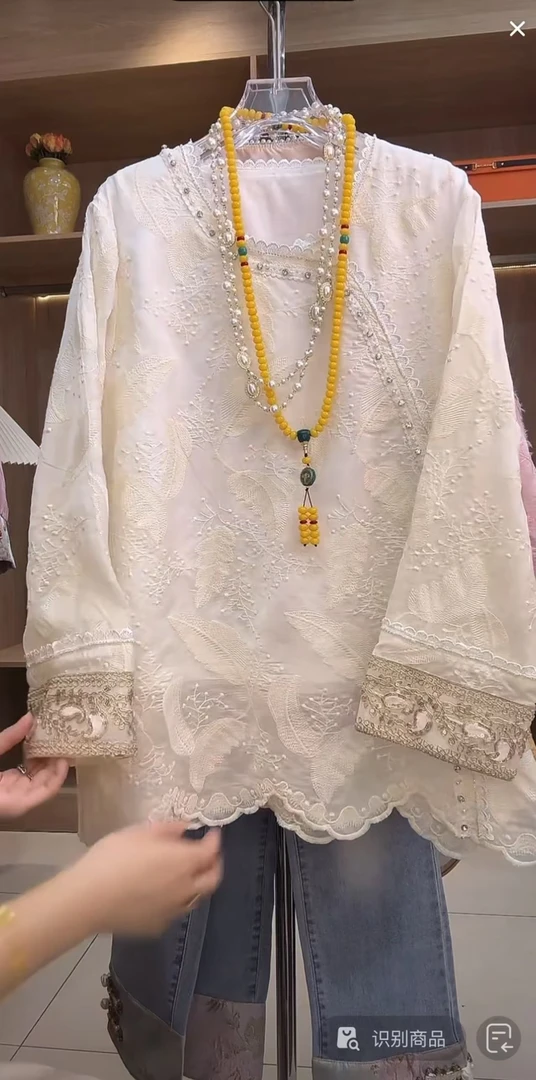 乐8537（羽毛）秋季大码女新国风上衣爆款斜襟系绳开叉羽毛蕾丝衫