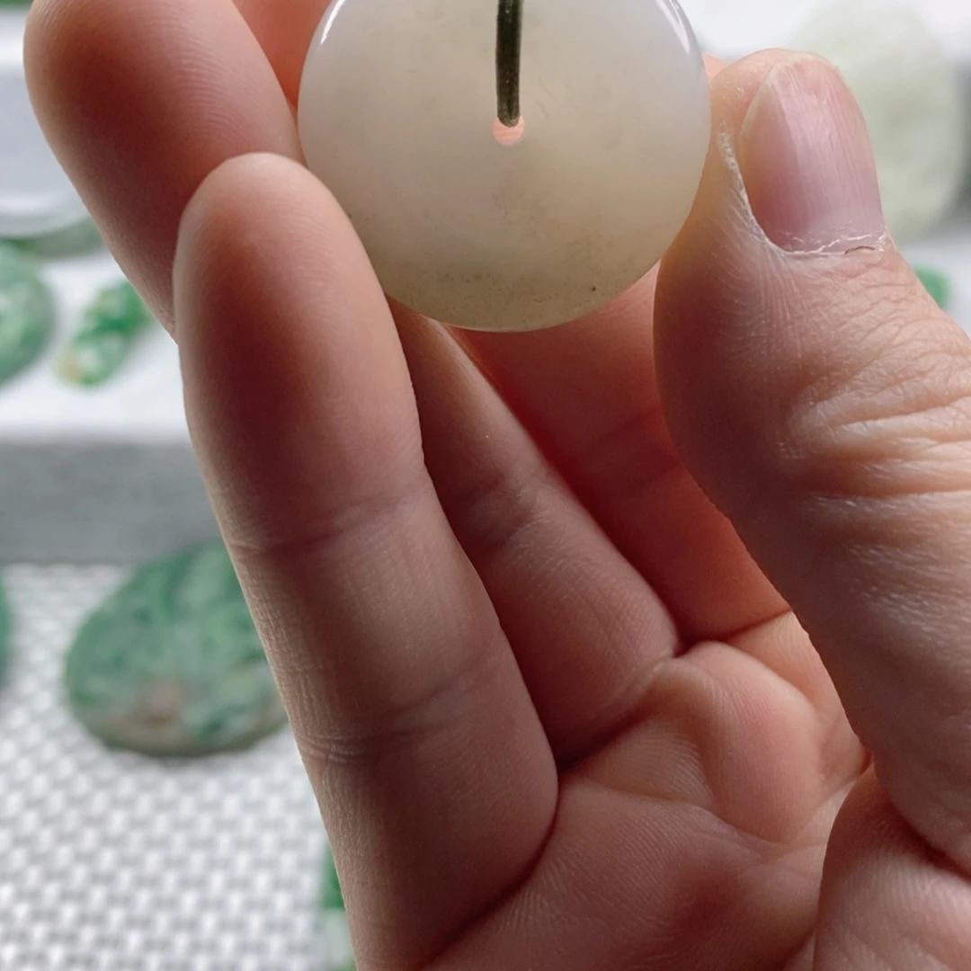 独山玉未镶嵌颈饰