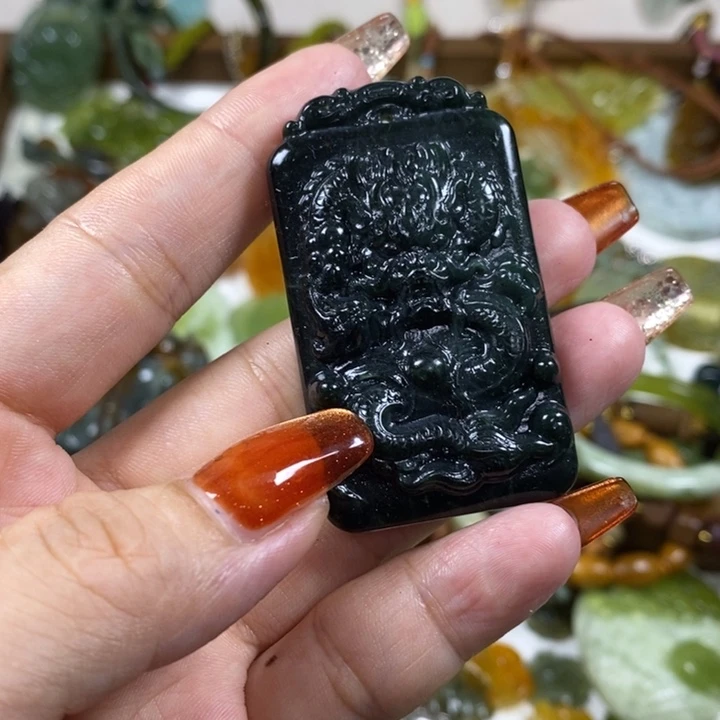 蛇纹石玉未镶嵌吊坠