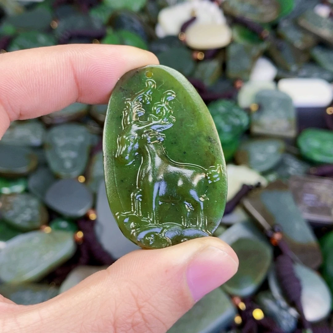 和田玉未镶嵌颈饰