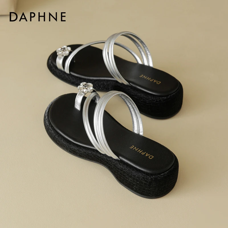 达芙妮拖鞋女外穿2025年夏季新款厚底增高软底夹脚女士配裙子凉拖