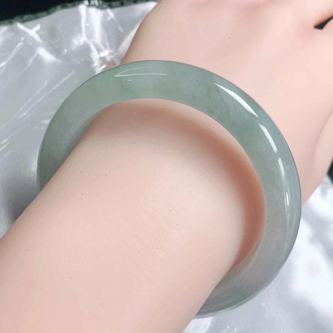 翡翠未镶嵌手镯   编号33 正圈55+