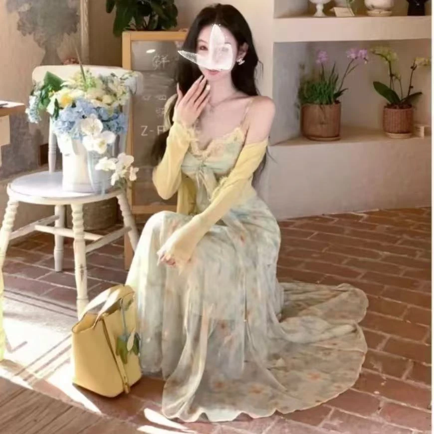 新款设计感刺绣花边吊带连衣裙气质长裙（自带胸垫）