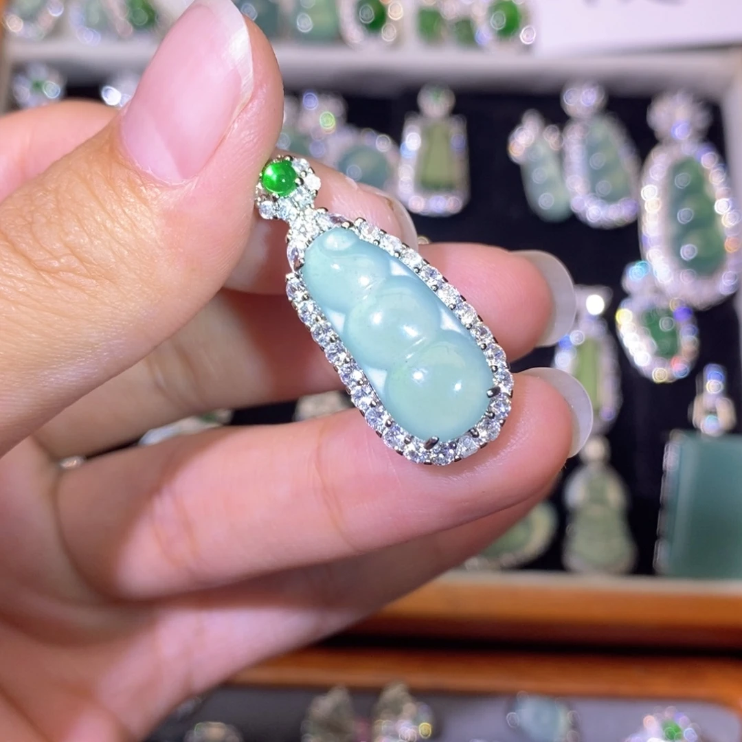 翡翠未镶嵌颈饰天然