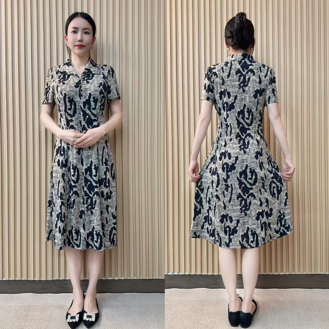 2025夏季新款时尚妈妈装连衣裙中老年遮肉显瘦洋气遮肚短袖中长裙