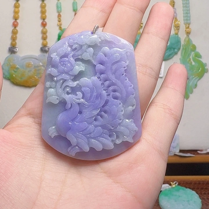 翡翠未镶嵌颈饰凤穿牡丹