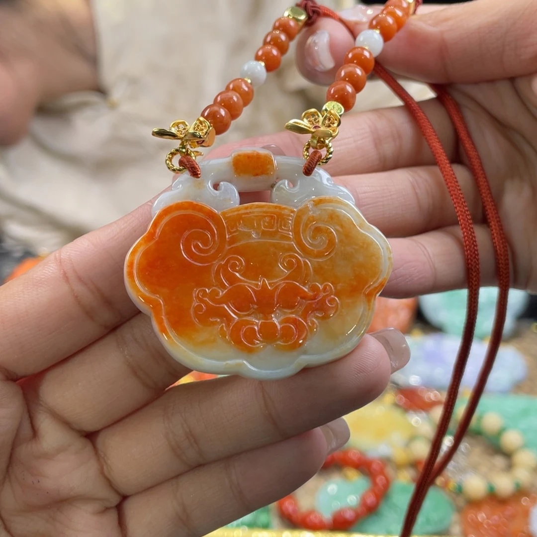 翡翠颈饰未镶嵌代编织