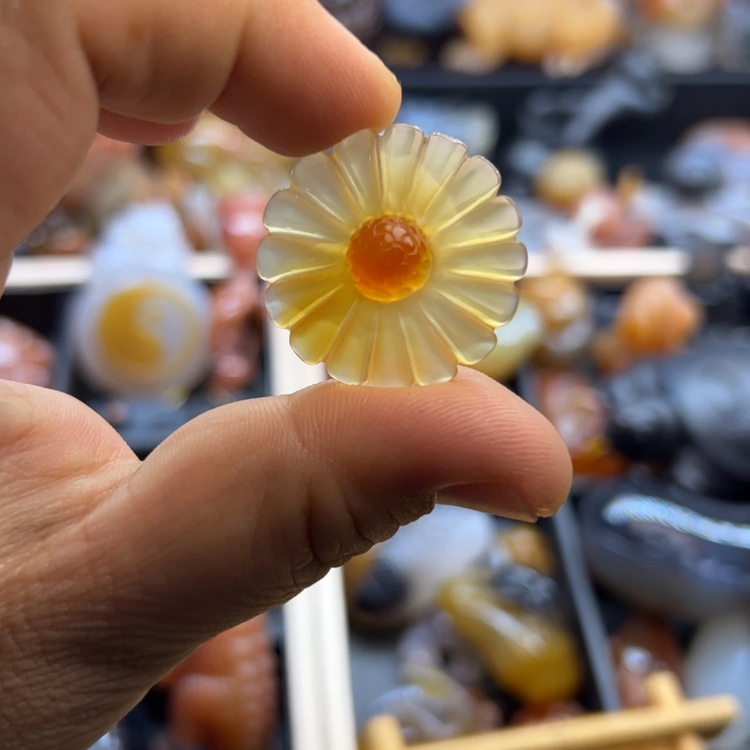 玛瑙/玉髓未镶嵌挂件摆件手玩件小雏菊