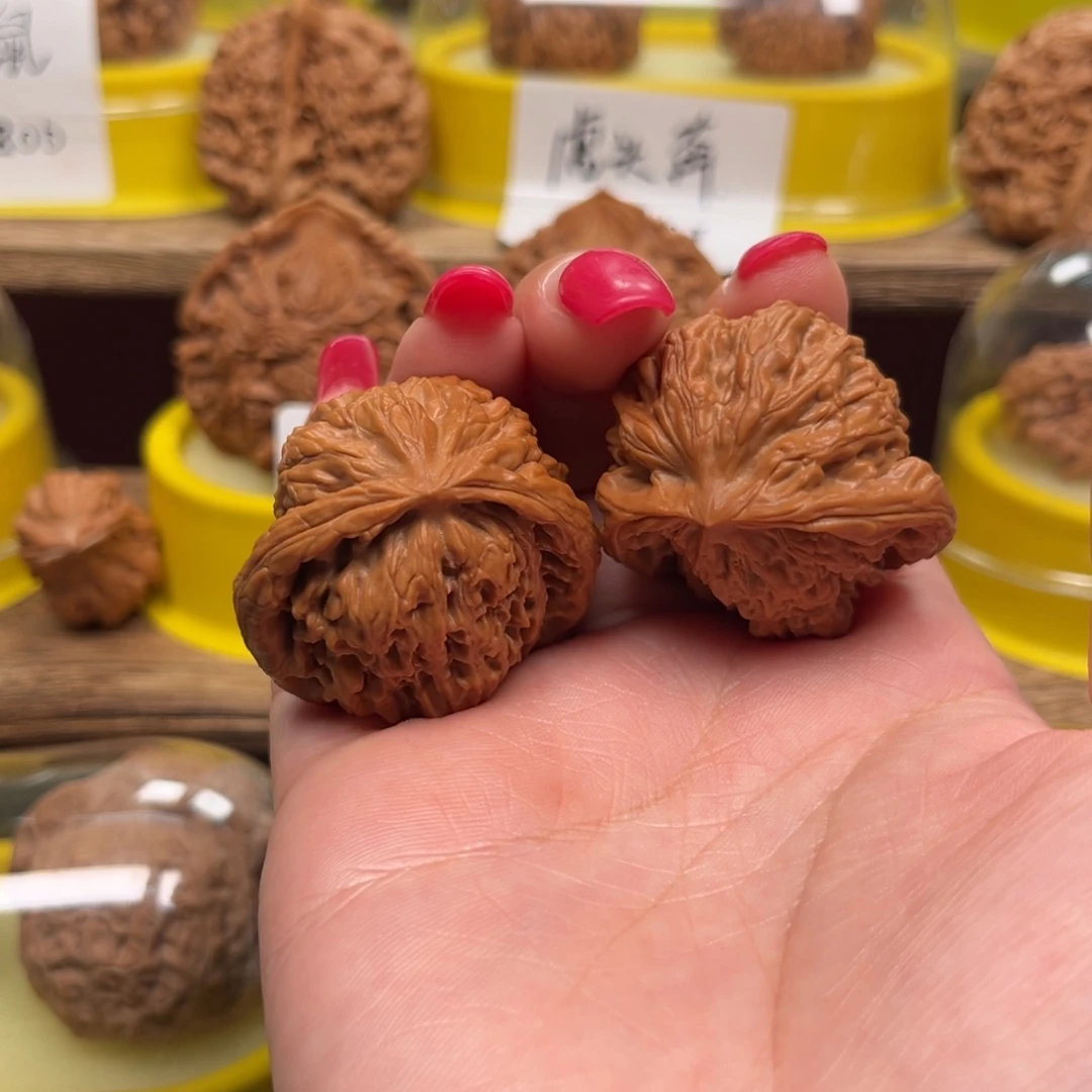 文玩核桃吊坠蛇头