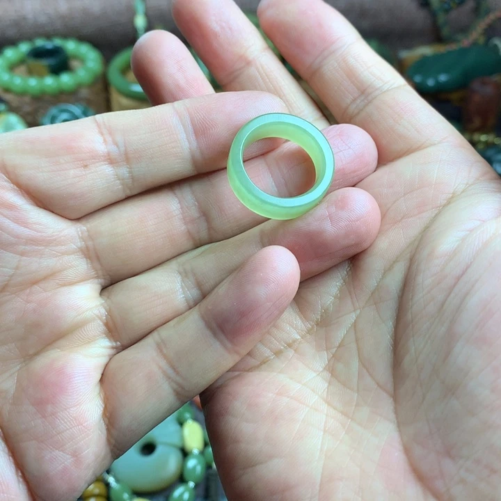 透闪石质玉未镶嵌吊坠(赠链)翱***鸟