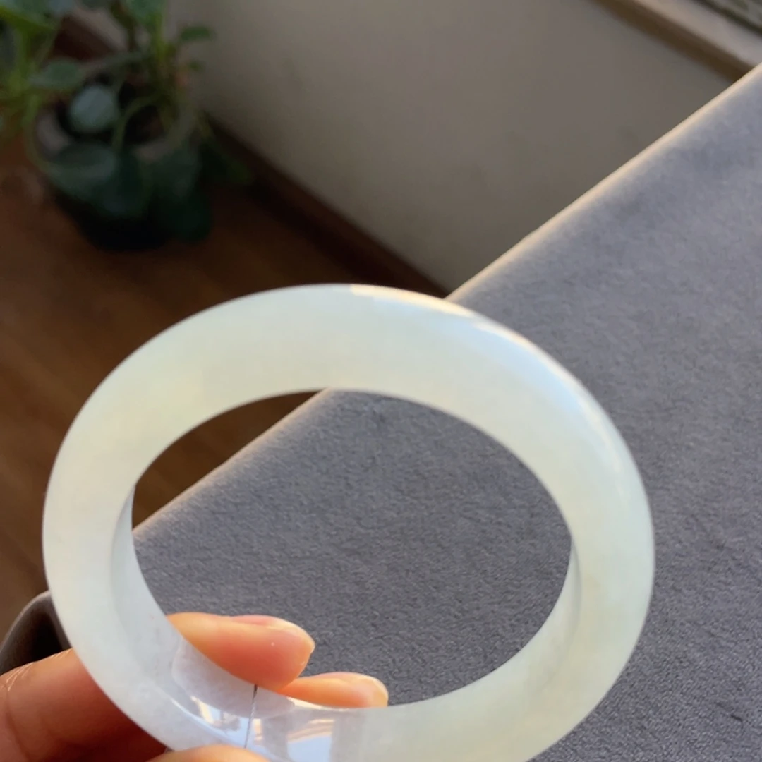 翡翠未镶嵌手镯糯冰