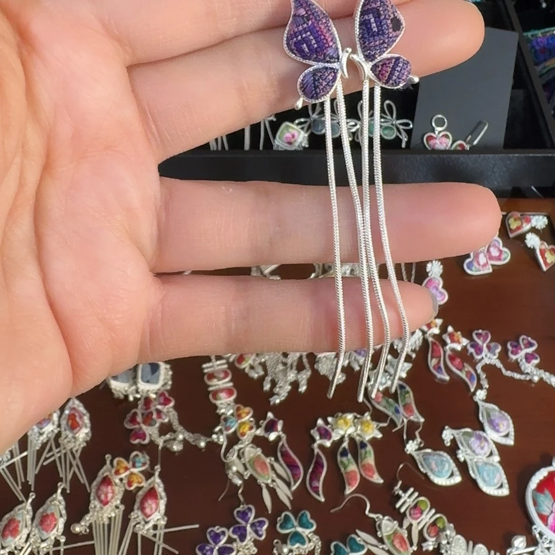 织绣民族风刺耳环