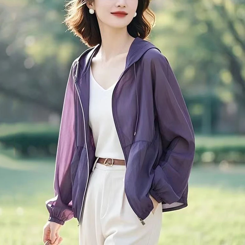 妈妈设计感连帽淡紫色外套春秋新款2025时尚休闲减龄气质长袖外套