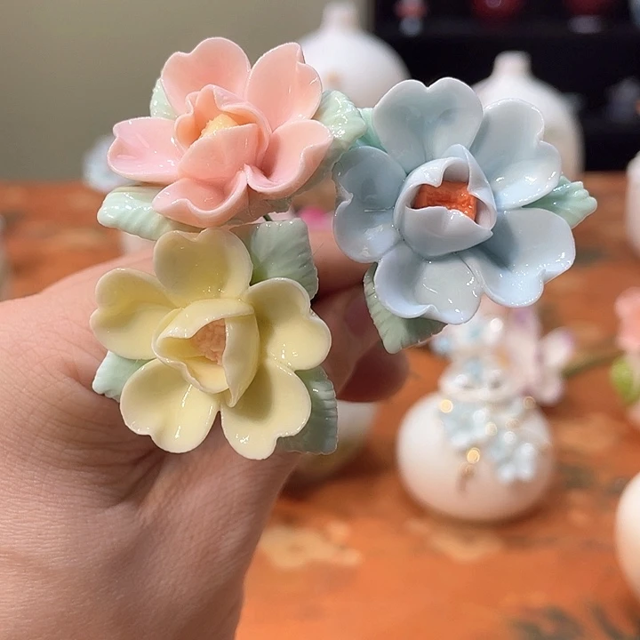 手工陶瓷精致摆件