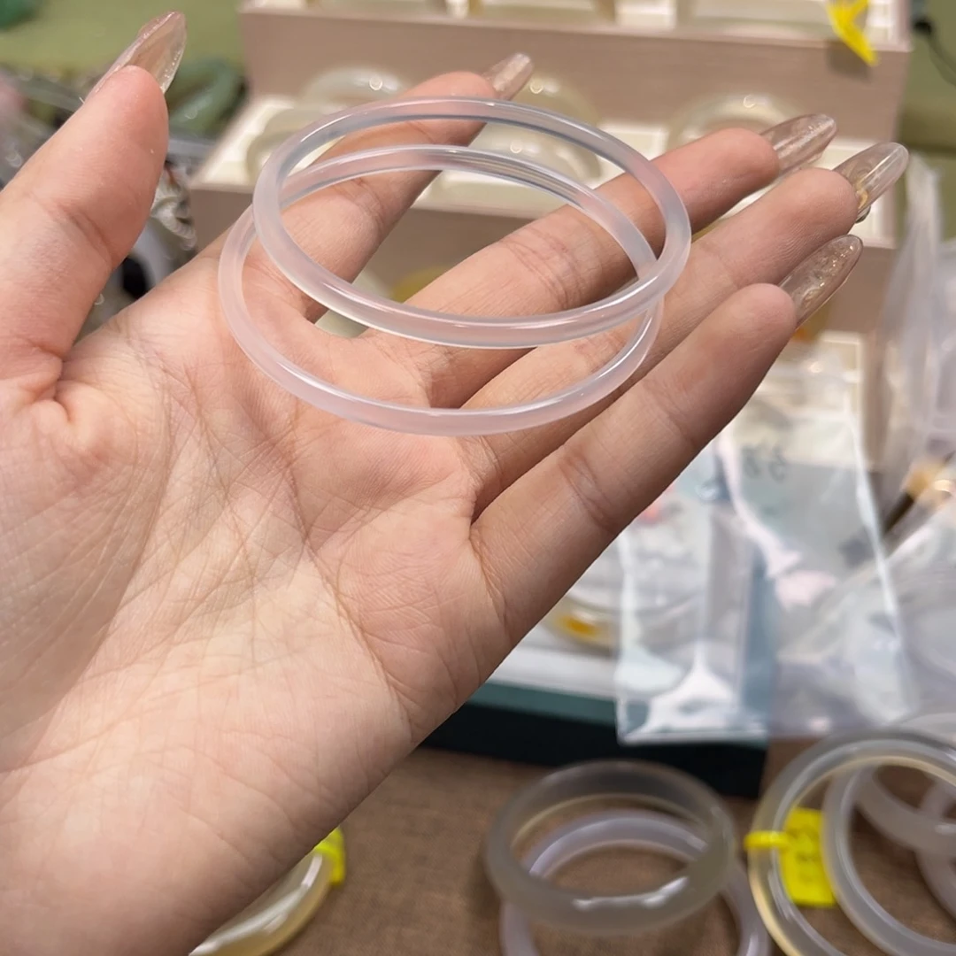 玛瑙/玉髓手镯未镶嵌来****n