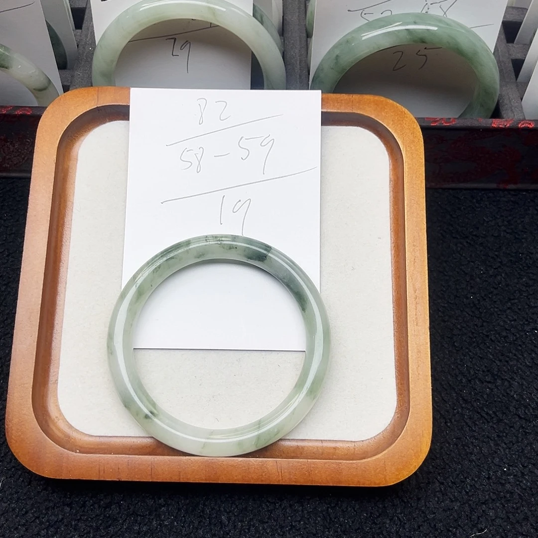 石英质玉未镶嵌手镯82