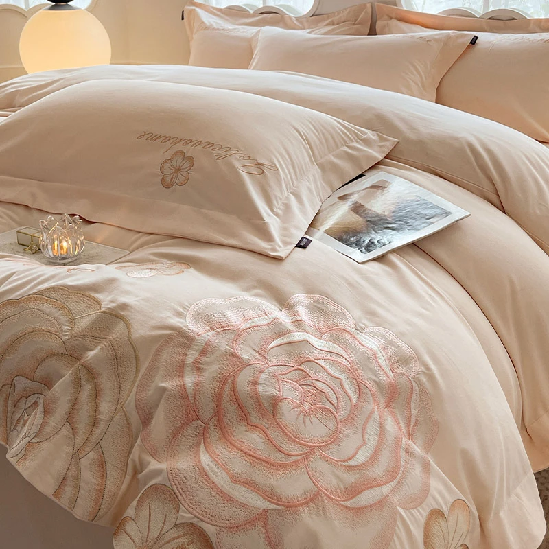 伊沁【缇菲】A类保暖全棉磨毛四件套纯棉重工刺绣纯色简约床上用品