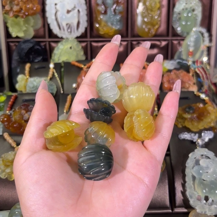 蛇纹石玉合金颈饰安*?