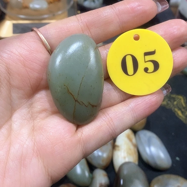 未镶嵌和田玉（糖玉）挂件