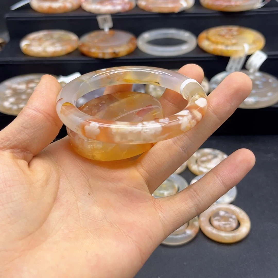 旺***旺玛瑙/玉髓未镶嵌颈饰