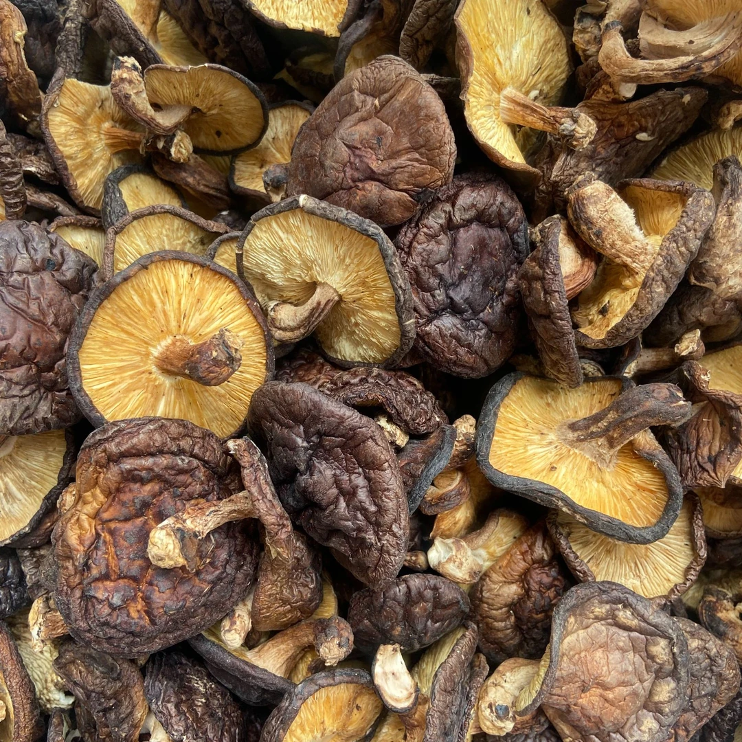 集市现收—香菇黑香蕈香味浓郁