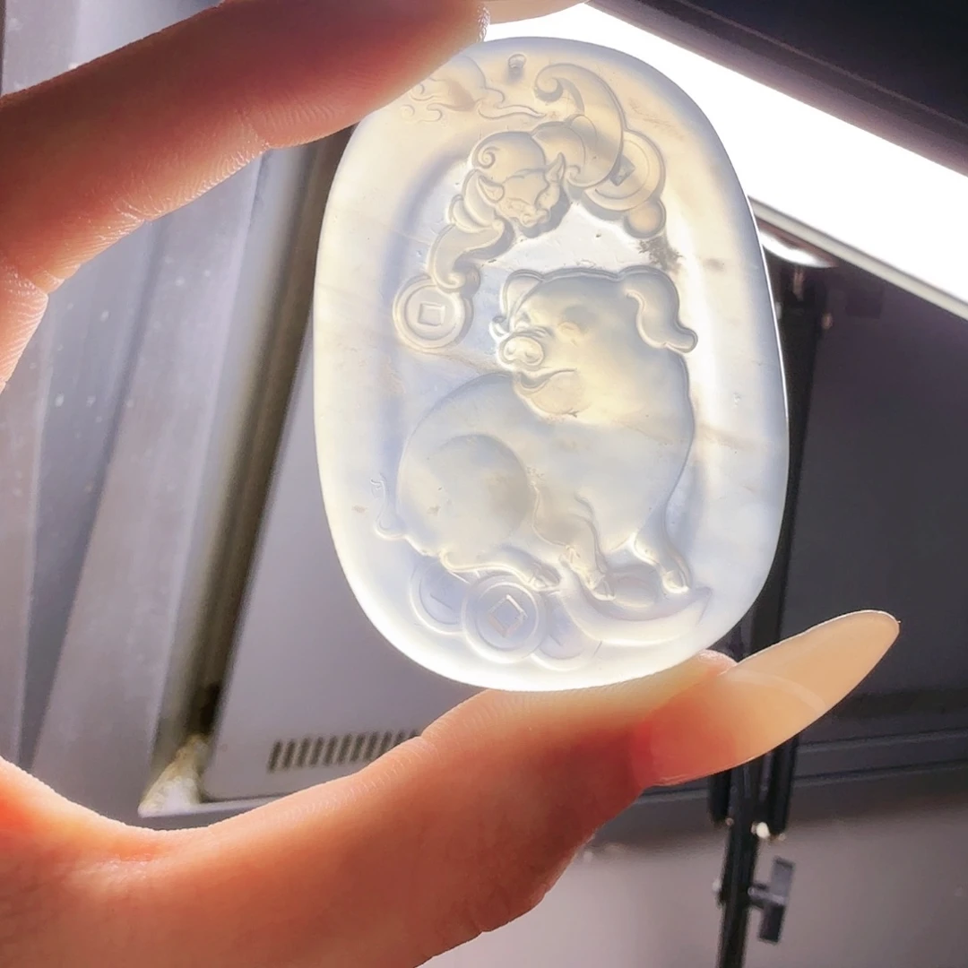 蛇纹石玉颈饰未镶嵌猪 大的