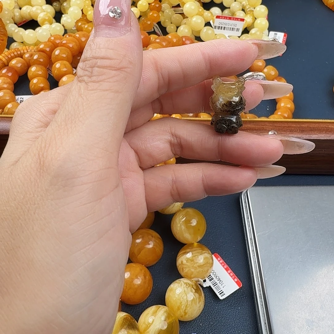 琥珀未镶嵌珠宝奇石