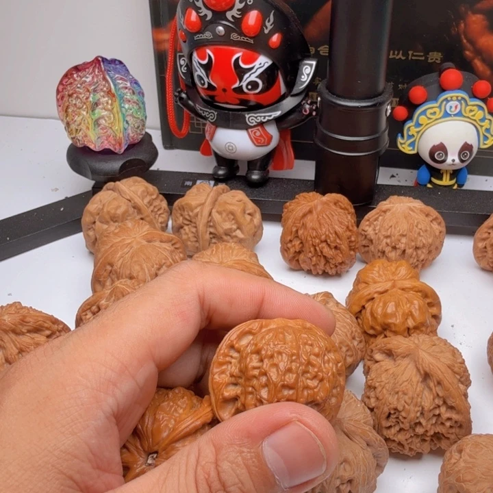 未***.血麒麟核桃把件玩物