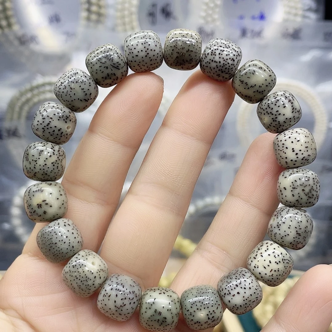 星月菩提吊坠哈****仓单圈12.11