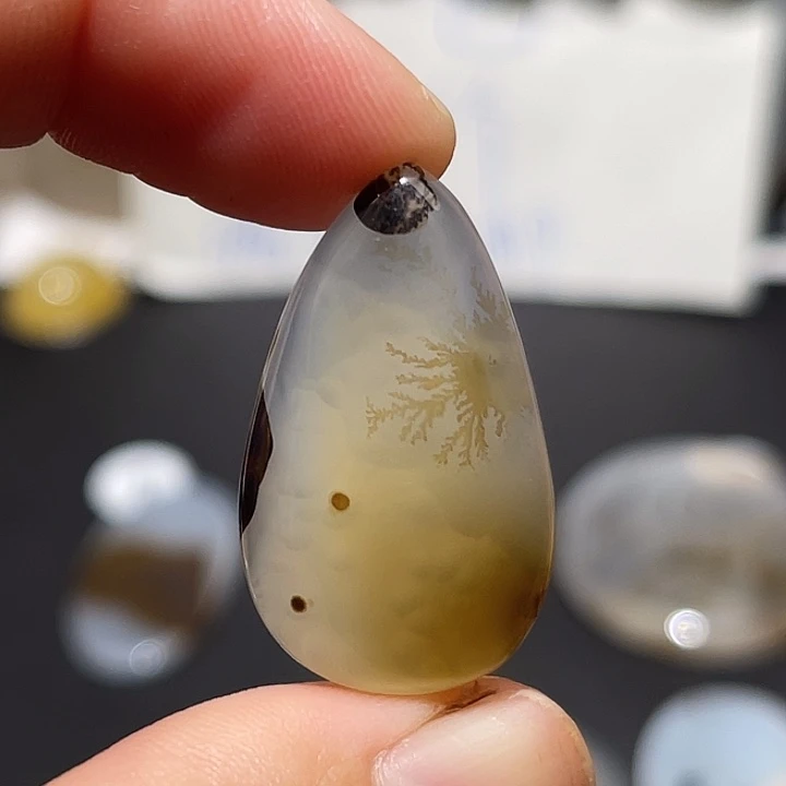 玛瑙/玉髓颈饰未镶嵌