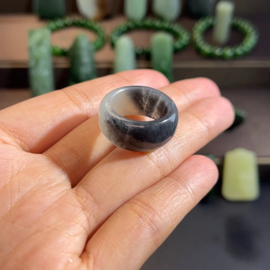 和田玉未镶嵌颈饰定制