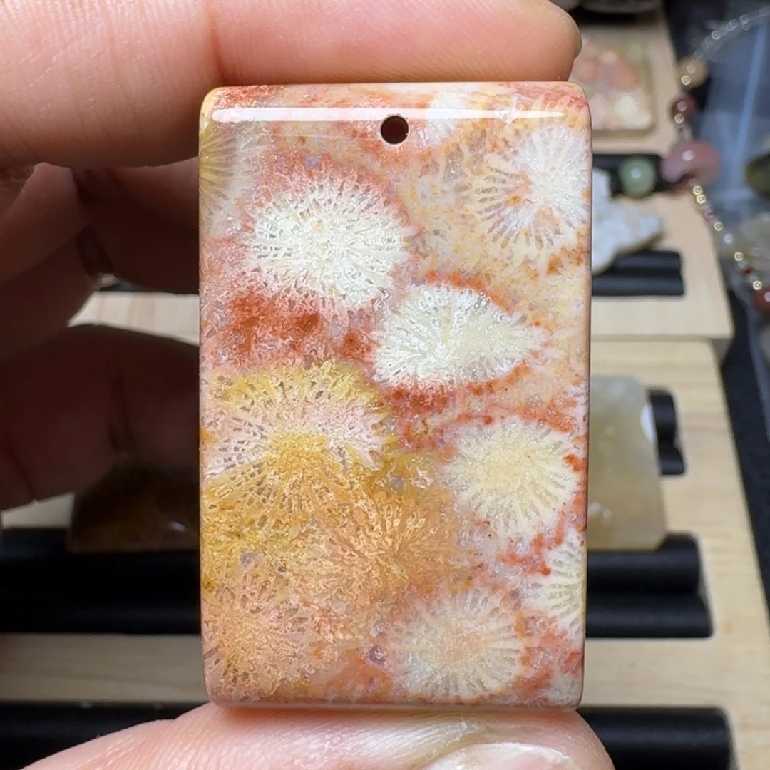 未镶嵌纯天然色有机玉石保真色硅化玉